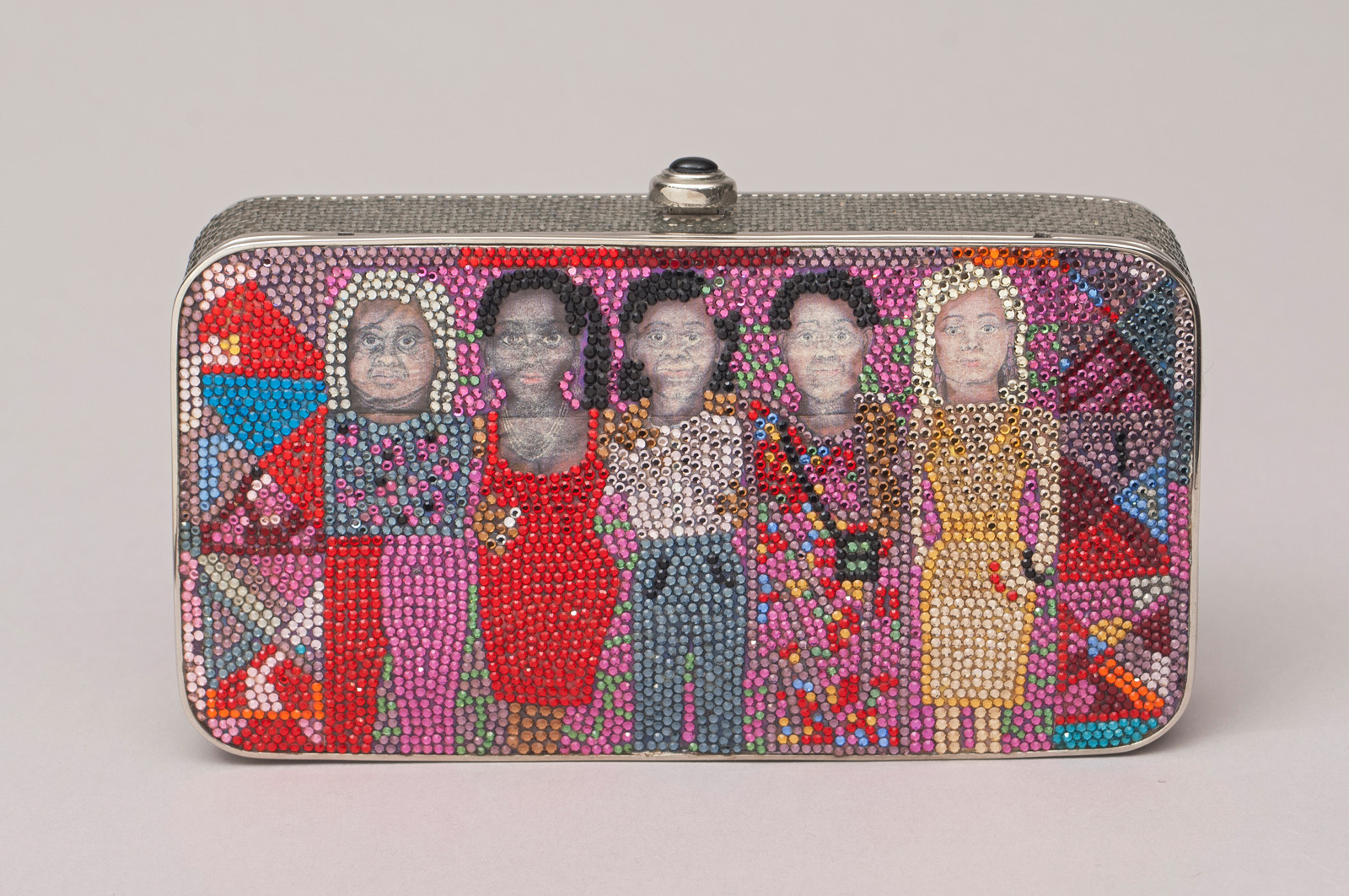 A work of art 💓✨ #handbags #purse #photoshoot #fashion #judithleiber